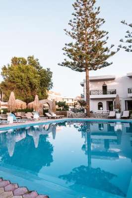 www.troulakisbeach.com