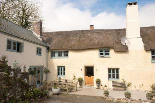 www.glebefarmsouthpool.co.uk