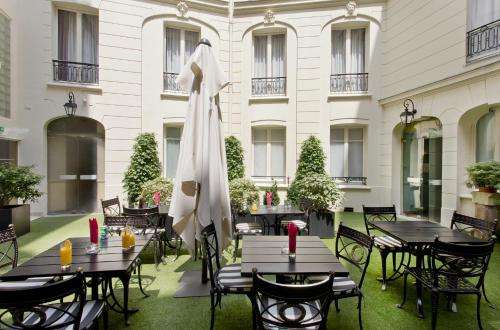www.elysees-paris-hotel.com