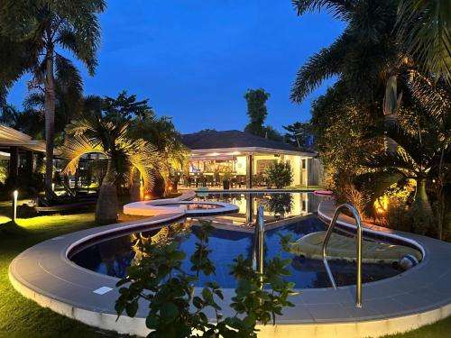 www.alonaroyalpalm.com
