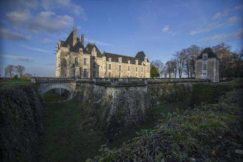 www.chateaudejalesnes.com