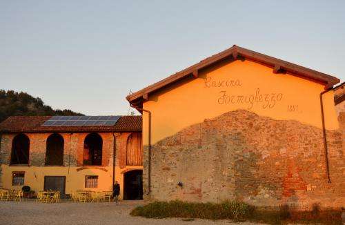 www.cascinaformighezzo.it