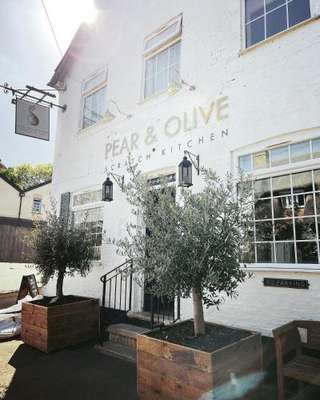 www.pearandolive.co.uk