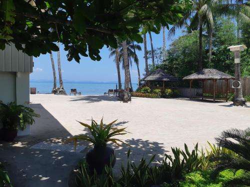 www.sunsetbeach-palawan.com