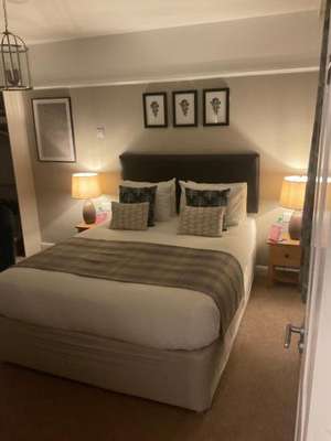 www.oaktreelodgegatwick.co.uk