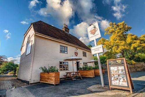 www.thecrownandpunchbowl.co.uk