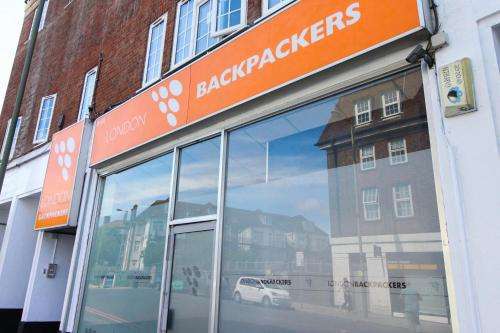 www.londonbackpackers.com