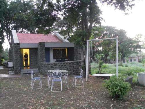 www.hotelkailas.com
