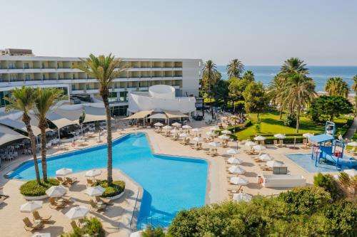 www.louisimperialbeach.com