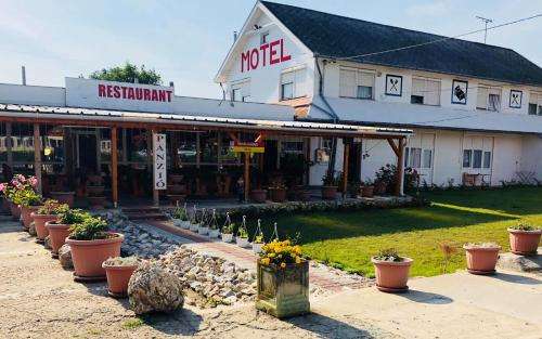 www.rozsasmotel.com
