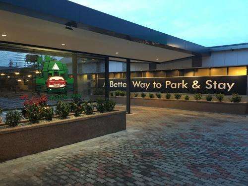 www.talentsmotorparkhotel.com