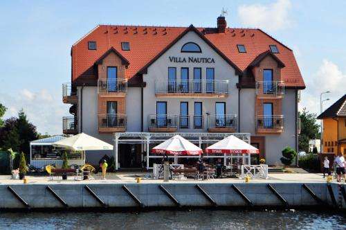 www.nauticamrzezyno.pl