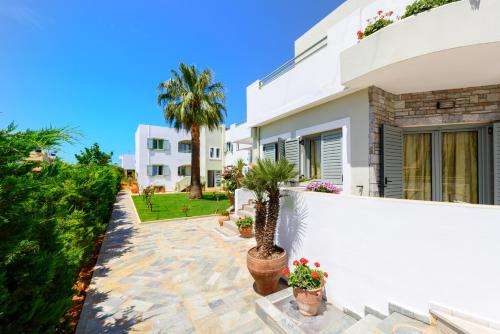www.angelastudiosapartments.com