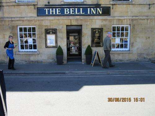www.thebellinnmoreton.co.uk