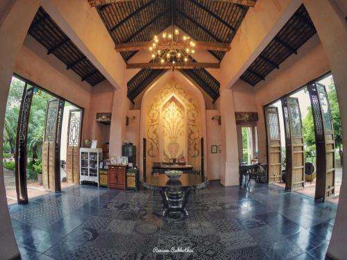 www.tharaburiresort.com