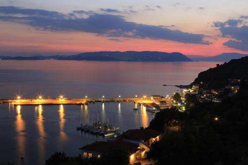 www.aegeanwave.com
