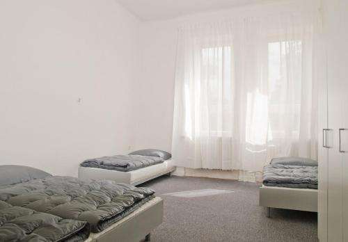 www.hostelvaltice.cz