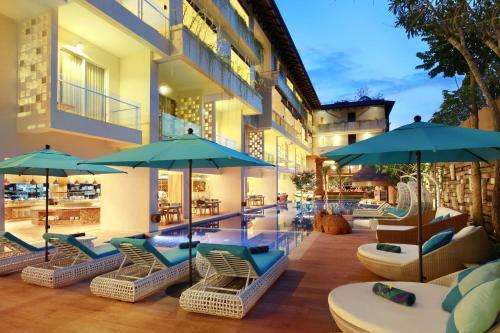 www.jimbaranbaybeach.com