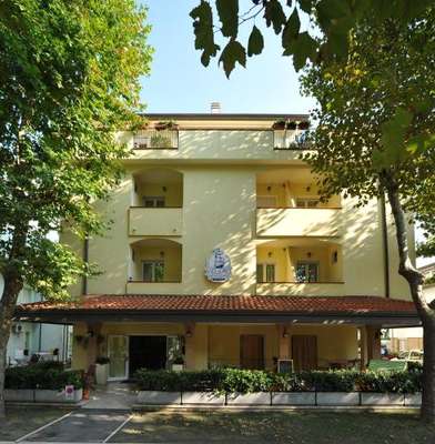 www.residenceveliero.it