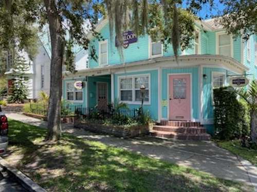 www.theheirloominnmountdora.com