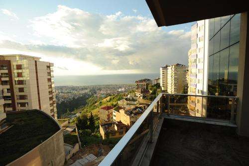 www.qamarhotels.com