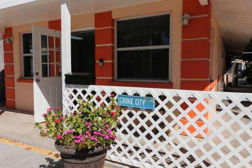 www.grovecitymotel.net