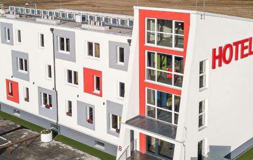 www.hotelhegyeshalom.hu