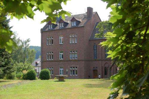 www.stiftsberg.de