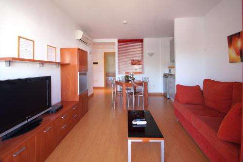 www.aparthotelarenal.com