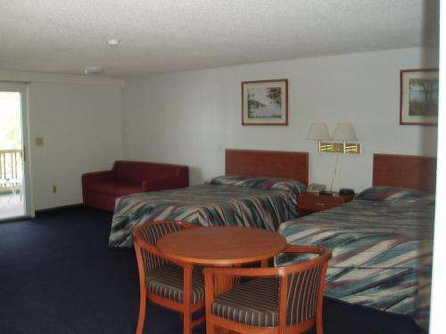 www.anchorinn-marina.com