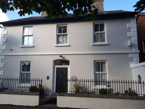 www.halpinstownhouse.com
