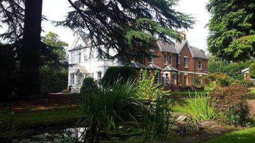 www.claridgehouse.org.uk