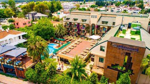 www.ambassadorhotels.com