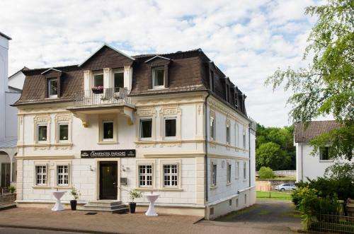 www.paradies-hotel.com