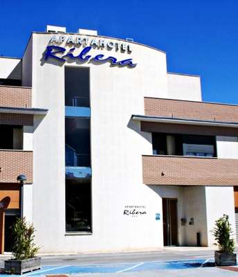 www.apartahotelribera.es