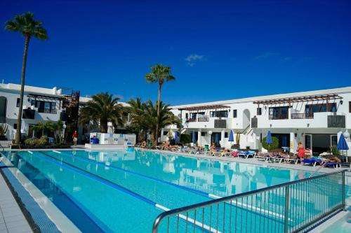 www.apartamentosplazaazul.com