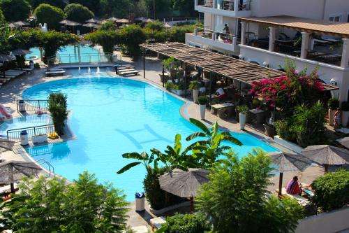 www.hotelperidis.gr
