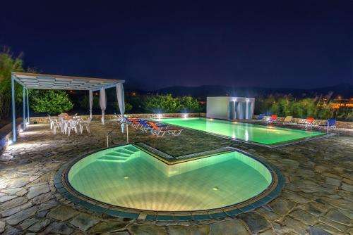 www.smaragdi-hotel.com