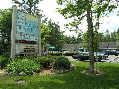 www.traversebayinn.com