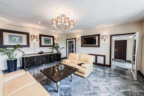 www.villasulejowek.pl
