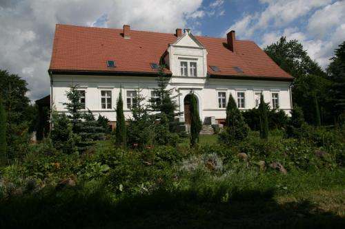 www.miodowydwor.pl