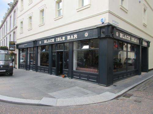 www.blackislebar.com