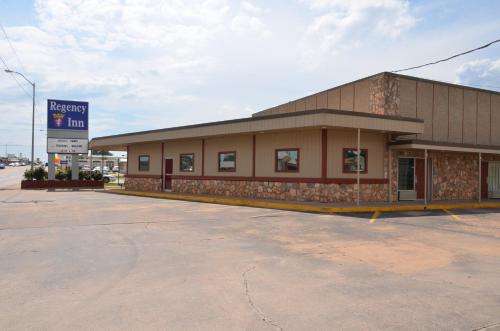 www.regencyinnchickasha.com