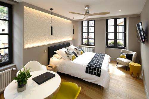 www.lesmaisonsdupont.com