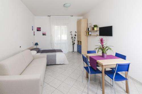www.appartamentitorrepedrera.it