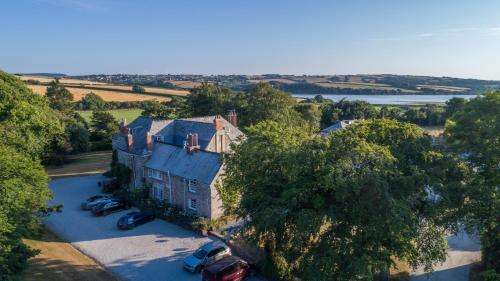 www.trewornanmanor.co.uk