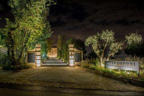 www.villaanitori.it