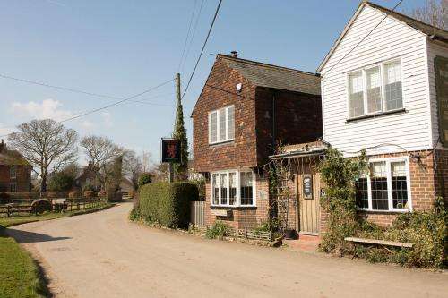 www.theredlionstodmarsh.co.uk