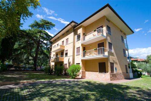 www.residenceroyalhouseriva.com