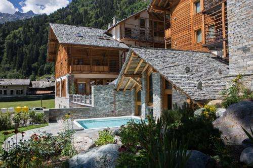 www.mirahotels.com